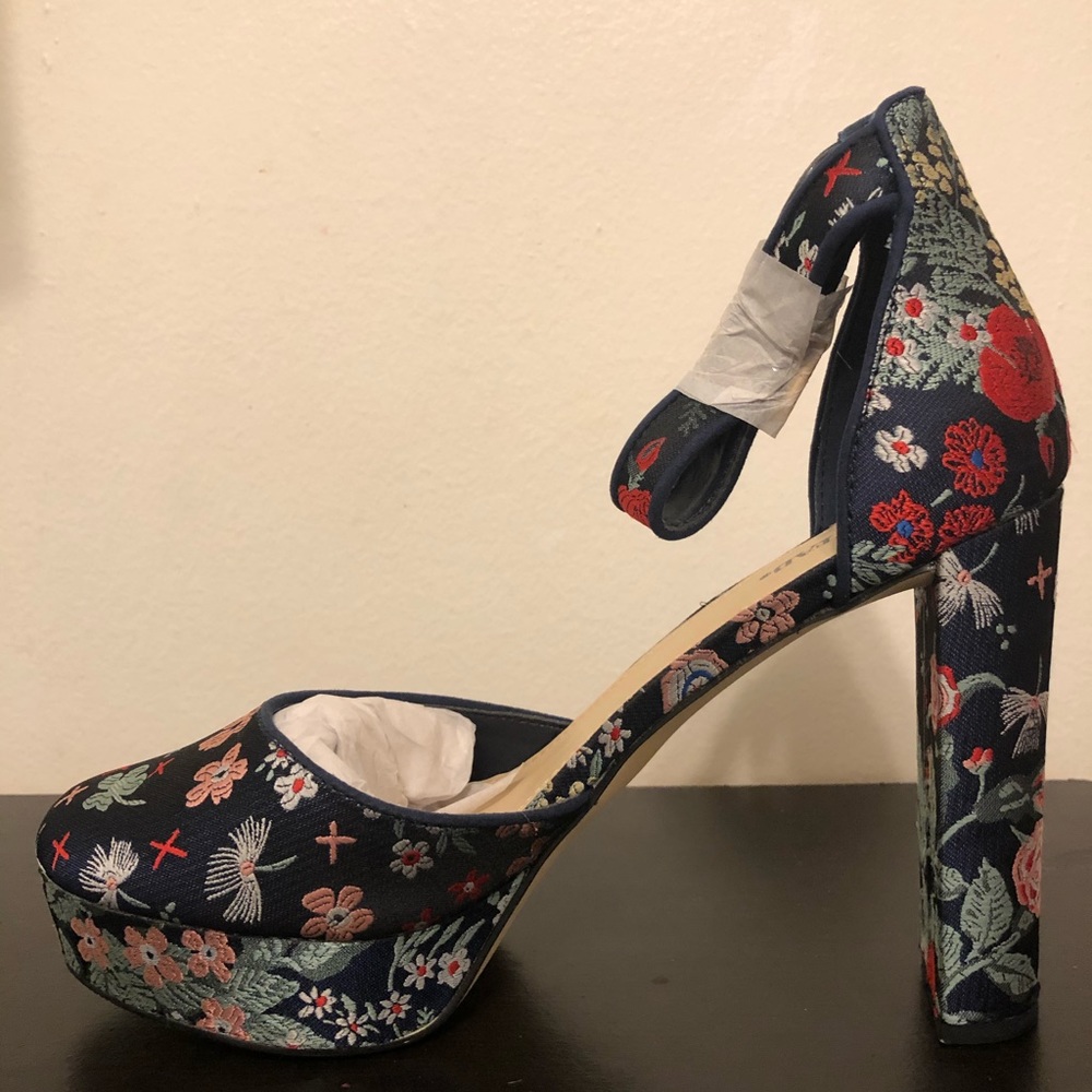 JUSTFAB Size 10 High Heels